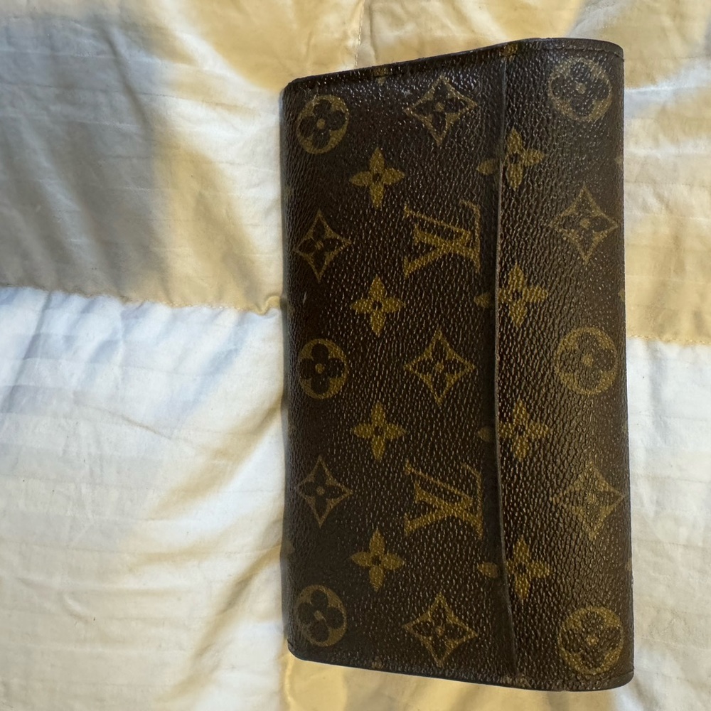 Louis Vuitton Sarah wallet